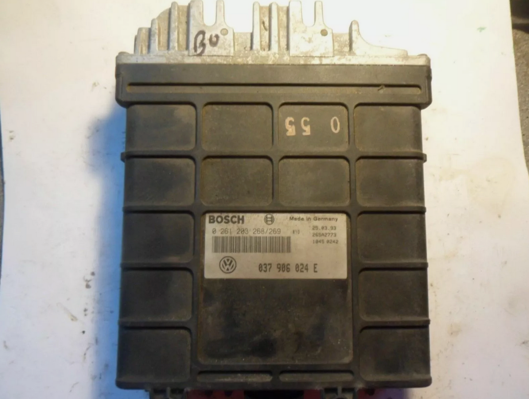 VOLKSWAGENW GOLF 3 PASSAT 2.0 ECU MODULE – KAF ECU VW GOLF 3 PASSAT 2.0 037906024E 0261203268